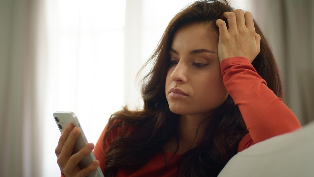 telefon-vam-menja-oblika-tela?-naucnici-otkrili-jezive-posledice-gledanja-u-ekran:-pogledajte-sta-radite-sopstvenom-vratu-i-kako-to-da-sprecite! telefon-vam-menja-oblika-tela?-naucnici-otkrili-jezive-posledice-gledanja-u-ekran:-pogledajte-sta-radite-sopstvenom-vratu-i-kako-to-da-sprecite!