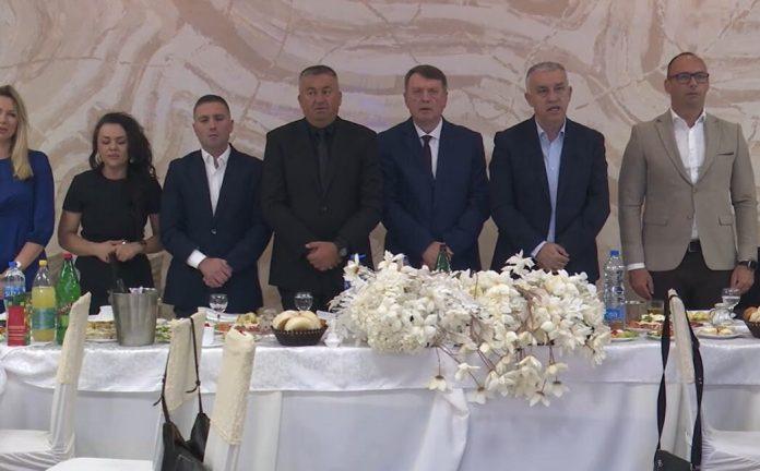 zvecan-obelezio-gradsku-slavu:-dodeljene-zahvalnice-i-priznanja-najuspesnijim-gradanima-i-dacima
