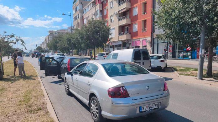 lancani-sudar-u-novom-sadu-sudarilo-se-vise-automobila,-uvidaj-u-toku-(foto)