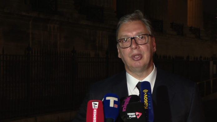 “pricali-smo-o-nasim-raketama,-koje-cemo-imati-jos-vise”-vucic-se-obratio-iz-pariza-posle-svecane-vecere-u-jelisejskoj-palati:-“velika-cast-za-srbiju”