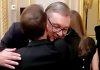 OVAKO JE MAKRON DOČEKAO VUČIĆA Srdačan pozdrav dvojice lidera u Jelisejskoj palati: “Važno je da uvek budemo tamo gde se razgovara o budućnosti Evrope i sveta” (FOTO) ovako-je-makron-docekao-vucica-srdacan-pozdrav-dvojice-lidera-u-jelisejskoj-palati:-“vazno-je-da-uvek-budemo-tamo-gde-se-razgovara-o-buducnosti-evrope-i-sveta”-(foto)
