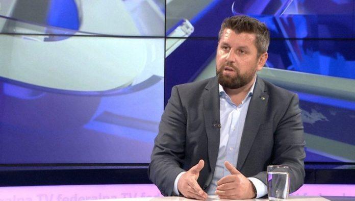 durakovic-najavio-genocid-u-buducnosti:-bivsi-nacelnik-opstine-srebrenica-optuzio-srbiju-za-nesto-sto-se-nije-ni-dogodilo