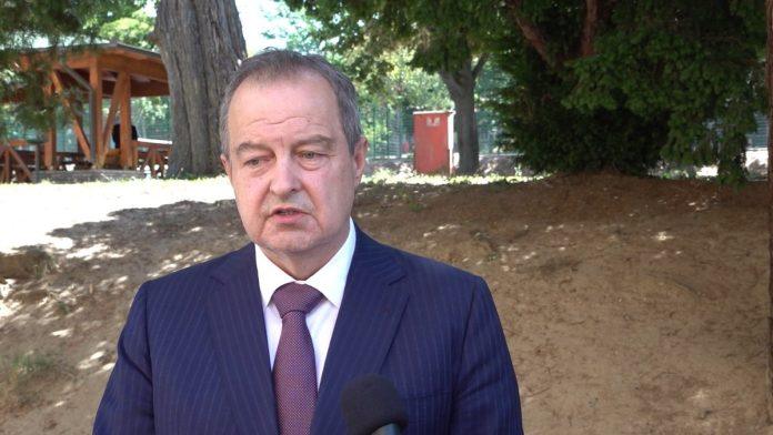 “snezana-paunovic-kriva-za-etnicko-ciscenje?-sram-vas-bilo!”-dacic:-“gde-je-240000-srba-koji-su-ziveli-na-kosovu-pre-1999.-godine?”-(video)