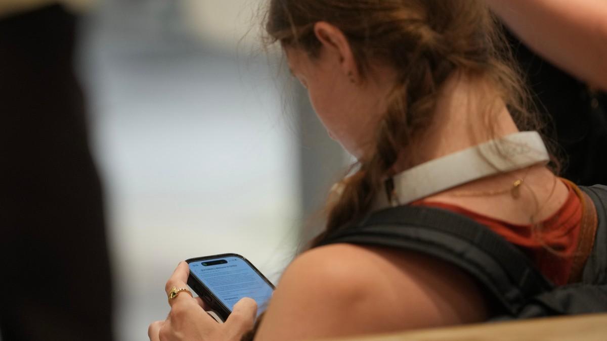 eu-zeli-da-ogranici-drustvene-mreze-za-decu-do-13-godina-priprema-se-predlog,-oglasila-se-fon-der-lajen:-“ispred-ekrana-se-provede-20-godina-zivota” eu-zeli-da-ogranici-drustvene-mreze-za-decu-do-13-godina-priprema-se-predlog,-oglasila-se-fon-der-lajen:-“ispred-ekrana-se-provede-20-godina-zivota”