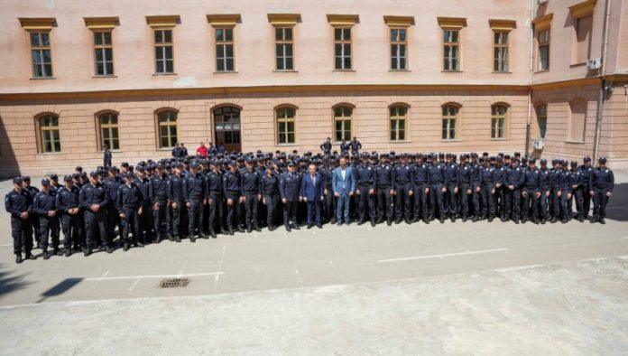 kada-je-najteze,-svi-zovu-policiju:-ministar-dacic-na-promociji-55-i-56.-klase-copo-u-sremskoj-kamenici-(foto)