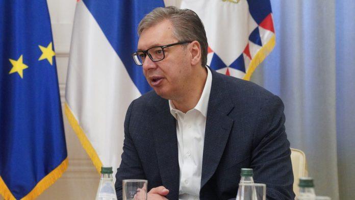vucic-za-fajnensel-tajms:-“brisel-bi-trebalo-zajedno-da-primi-zemlje-zapadnog-balkana”