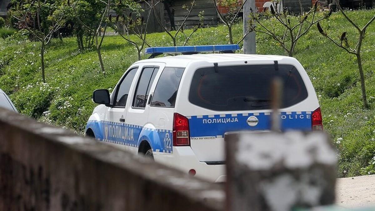maloletnici-pronasli-bombu-u-zgrati-rtv-herceg-bosne-policija-hitno-izasla-na-lice-mesta:-ispala-tokom-radova,-mislili-da-je-kamen maloletnici-pronasli-bombu-u-zgrati-rtv-herceg-bosne-policija-hitno-izasla-na-lice-mesta:-ispala-tokom-radova,-mislili-da-je-kamen
