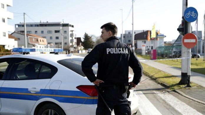 pijani-srbin-izazvao-haos-u-hrvatskoj!-zakucao-se-u-auto,-pa-pokrenuo-lancani-sudar:-osteceni-motocikl,-moped,-bicikl-i-kuca