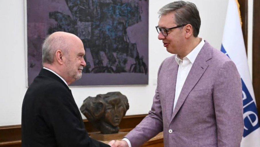 vucic-razgovarao-sa-generalnim-sekretarom-oebs-a:-predsednik-otkrio-o-cemu-je-bilo-reci-na-sastanku-(foto) vucic-razgovarao-sa-generalnim-sekretarom-oebs-a:-predsednik-otkrio-o-cemu-je-bilo-reci-na-sastanku-(foto)