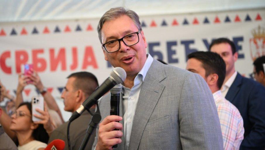 drzava-ce-graditi-i-lokalne-puteve-vucic-sa-narodom-kod-loznice:-zahvalan-sam-sto-ste-izdrzali-najvece-napade-i-teror-godinu-i-po-dana drzava-ce-graditi-i-lokalne-puteve-vucic-sa-narodom-kod-loznice:-zahvalan-sam-sto-ste-izdrzali-najvece-napade-i-teror-godinu-i-po-dana