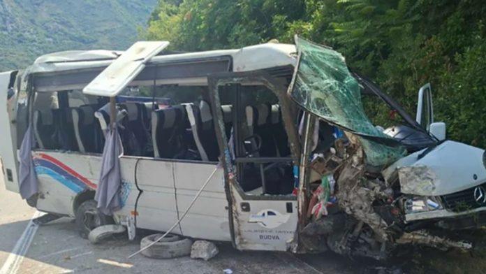 “preletela-sam-preko-sedista,-glava-mi-je-visila-kroz-prozor”-potresna-ispovest-devojcice-(14)-iz-nisa-posle-nesrece-u-crnoj-gori:-“vozac-je-‘sekao’-krivine,-a-onda-mu-je-pala-glava”-(foto)