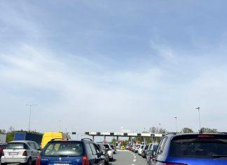 NAREDNIH DANA VEĆE GUŽVE NA AUTO-PUTEVIMA Oglasili se iz “Puteva Srbije”: Ove stvari obavezno ispoštujte narednih-dana-vece-guzve-na-auto-putevima-oglasili-se-iz-“puteva-srbije”:-ove-stvari-obavezno-ispostujte
