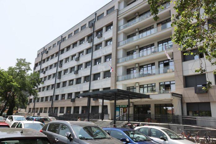 sok-u-leskovcu!-15-ljudi-zavrsilo-u-bolnici-sa-4-ista-simptoma:-rec-je-o-mladim-ljudima,-medu-njima-i-petoro-dece-–-evo-na-sta-se-sumnja