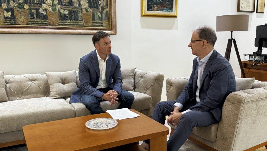 mali-na-konsultacijama-kod-macuta:-razgovor-o-vaznim-temama-za-stabilnost-i-razvoj-nase-zemlje mali-na-konsultacijama-kod-macuta:-razgovor-o-vaznim-temama-za-stabilnost-i-razvoj-nase-zemlje