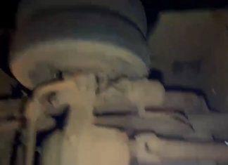 AUTOBUS SMRTI SE ZAKUCAO U KAMEN I PREVRNUO: Jezivi detalji nesreće u Ugandi – Kobni kvar na “brdu smrti” odneo 21 život (FOTO/VIDEO) autobus-smrti-se-zakucao-u-kamen-i-prevrnuo:-jezivi-detalji-nesrece-u-ugandi-–-kobni-kvar-na-“brdu-smrti”-odneo-21-zivot-(foto/video)