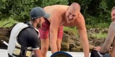 jokic-hit-na-raftingu-na-tari-–-snimak-nasmejao-sve:-“brate,-mislio-sam-da-si-malo-deblji”-(video) jokic-hit-na-raftingu-na-tari-–-snimak-nasmejao-sve:-“brate,-mislio-sam-da-si-malo-deblji”-(video)