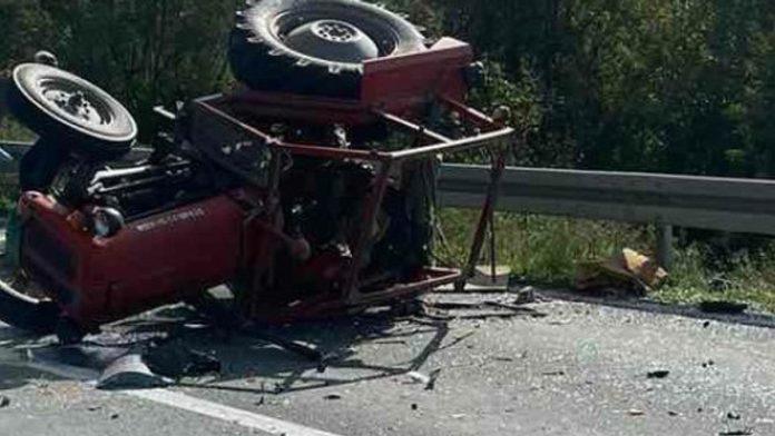 tragedija-u-kotrazi-muskarac-poginuo-kada-se-prevrnula-prikolica