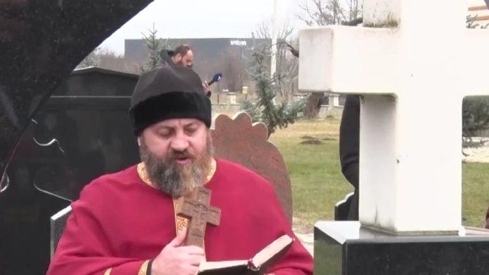 parastos-u-velikoj-hoci:-obelezena-godisnjica-stradanja-otetih-srba,-jos-se-za-1.837-nestalih-osoba-traga-(video)