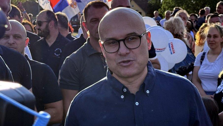 blokaderi-razotkriveni!-vucevic-porucio:-studentska-lista-bez-studenata,-sve-je-sada-jasno-(foto) blokaderi-razotkriveni!-vucevic-porucio:-studentska-lista-bez-studenata,-sve-je-sada-jasno-(foto)