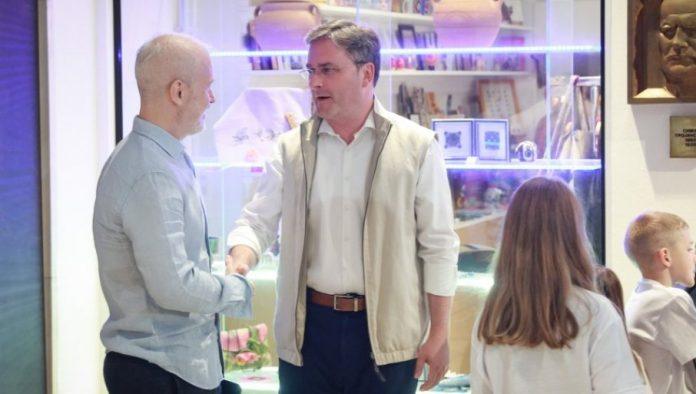 „kraljevic-marko-je-srpsko-ogledalo“-selakovic-otvorio-izlozbu-koja-vraca-u-zivot-najveceg-narodnog-junaka-(foto/video)
