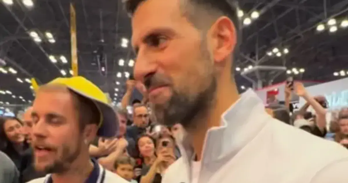 dokovic-se-ludo-zabavlja-u-americi:-udarao-krusku-sa-tomom-brejdijem,-pa-igrao-stoni-tenis-protiv-dzastina-bibera!-/video/ dokovic-se-ludo-zabavlja-u-americi:-udarao-krusku-sa-tomom-brejdijem,-pa-igrao-stoni-tenis-protiv-dzastina-bibera!-/video/