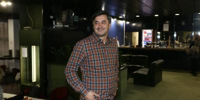surovi-rade-bogdanovic,-srbija-bruji-o-brutalnim-uvredama:-usledila-reakcija surovi-rade-bogdanovic,-srbija-bruji-o-brutalnim-uvredama:-usledila-reakcija