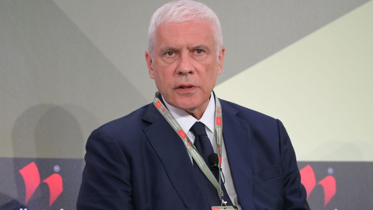 “potpuna-katastrofa”-tadic-kritikovao-opoziciju-i-studente:-“ne-kandidujem-se-15-godina,-ljudi-ponavljaju-iste-greske” “potpuna-katastrofa”-tadic-kritikovao-opoziciju-i-studente:-“ne-kandidujem-se-15-godina,-ljudi-ponavljaju-iste-greske”