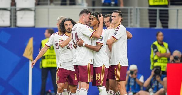 tramp-izasao-u-susret-prvaku-sveta:-spanac-u-avionu,-stize-na-finale-svetskog-prvenstva! tramp-izasao-u-susret-prvaku-sveta:-spanac-u-avionu,-stize-na-finale-svetskog-prvenstva!