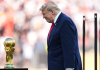 Трамп уручио пехар шампионима света – моменат који је обишао планету Трамп-уручио-пехар-шампионима-света-–-моменат-који-је-обишао-планету