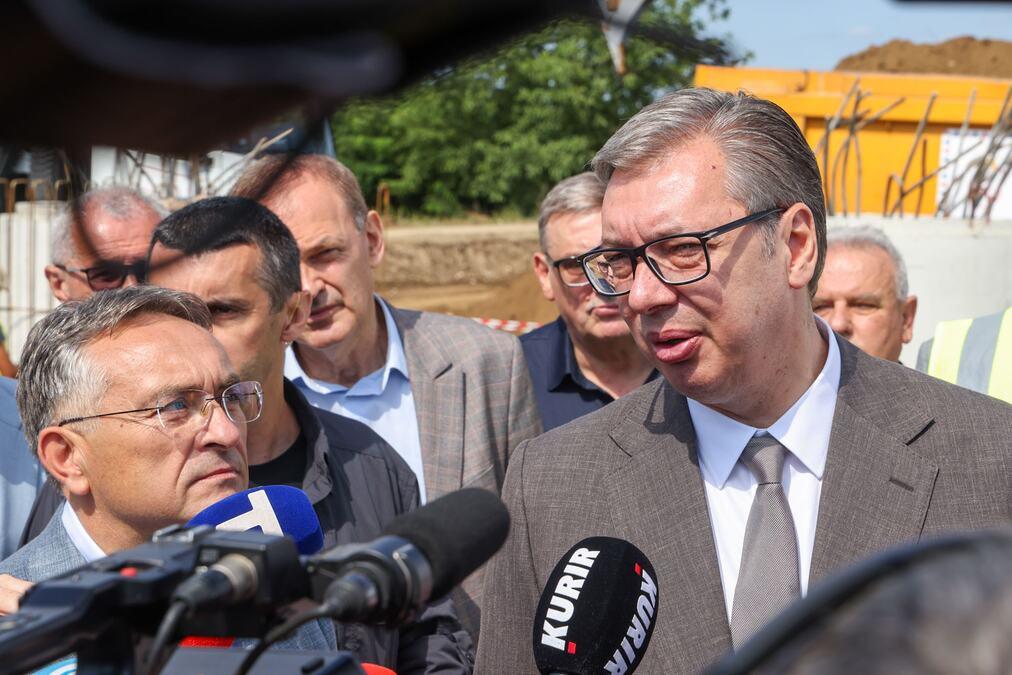 uzivo-vucic-saopstio-vazne-vesti-u-svilajncu:-“dok-sam-nesto-u-drzavi,-to-se-nece-zatvoriti!-sacuvacemo-radna-mesta”-–-najavio-i-veliki-projekat-i-subvencije uzivo-vucic-saopstio-vazne-vesti-u-svilajncu:-“dok-sam-nesto-u-drzavi,-to-se-nece-zatvoriti!-sacuvacemo-radna-mesta”-–-najavio-i-veliki-projekat-i-subvencije