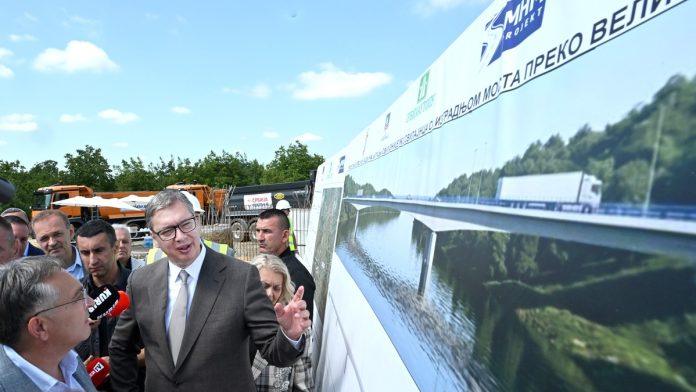 dok-sam-nesto-u-drzavi,-necu-dati-da-se-ugasi!-vucic:-gradi-se-i-23-km-puta-svilajnac-vojska-(foto)