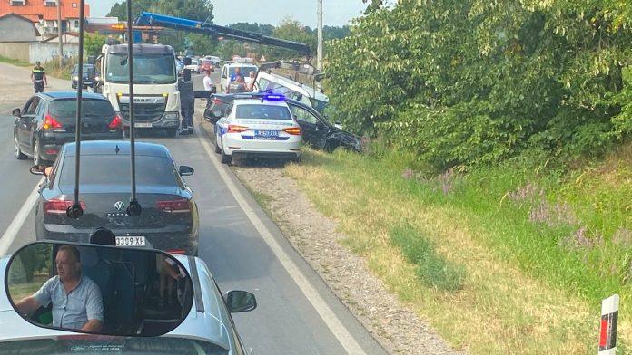(foto)-sudar-dva-vozila-kod-meljaka-“skoda”-ostecena,-policija-na-licu-mesta