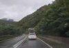 (VIDEO) JEZIV SNIMAK NA PUTU ZA ZLATIBOR Vozač iz Crne Gore pretiče čitavu kolonu vozila i to na mostu, na jednoj od NAJOPASNIJIH deonica! (video)-jeziv-snimak-na-putu-za-zlatibor-vozac-iz-crne-gore-pretice-citavu-kolonu-vozila-i-to-na-mostu,-na-jednoj-od-najopasnijih-deonica!