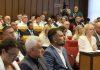 INCIDENT U SKUPŠTINI NOVOG SADA Pogačar bacio materijale ispred Mićina, pauza zbog rasprave odbornika incident-u-skupstini-novog-sada-pogacar-bacio-materijale-ispred-micina,-pauza-zbog-rasprave-odbornika