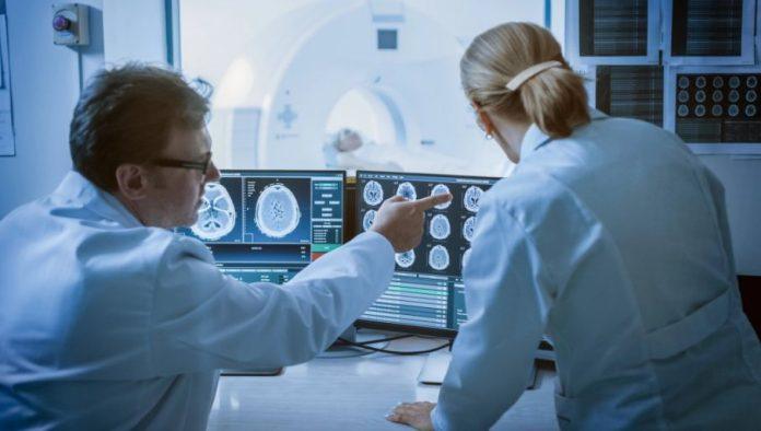bez-otvaranja-glave-u-mozak-ugradili-stent!-u-ukcs-prvi-put-primenjena-radioloska-procedura-na-mladom-bolesniku