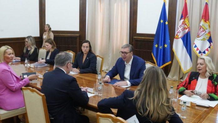vazan-sastanak:-vucic-se-sastao-sa-delegacijom-evropske-banke-za-obnovu-i-razvoj-za-jugoistocnu-evropu-(foto)
