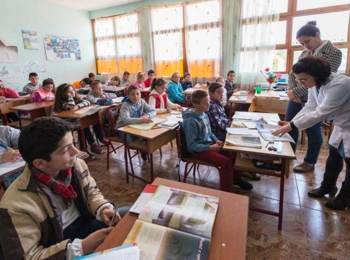 ko-ce-sutra-predavati-nasoj-deci?-jedan-upisan-student-na-25-budzetskih-mesta,-maturanti-beze-od-ovih-fakulteta