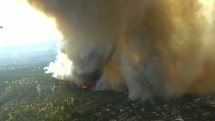 (foto,-video)-“ne-izlazite-iz-kuca,-zatvorite-sve!”-gradani-dobili-hitno-sms-upozorenje,-ukljucuje-se-i-vojska:-hiljade-ljudi-u-opasnosti-od-pozara-u-spaniji
