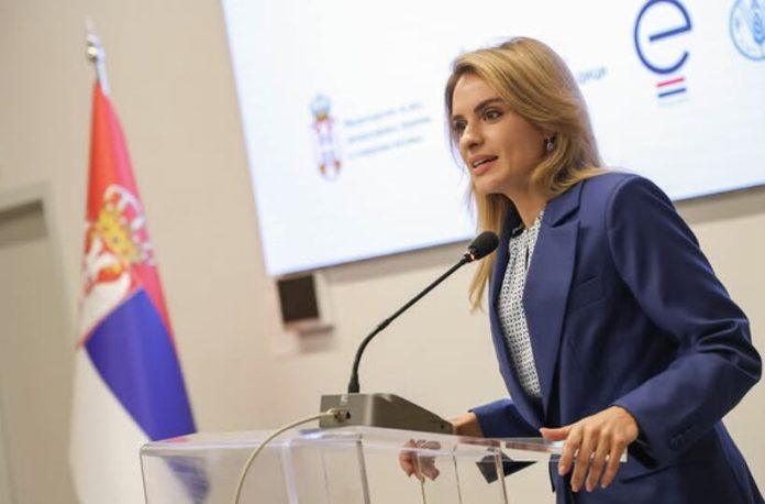 “iza-ove-vestacke-inteligencije-stoji-prirodna-pamet!”-durdevic-stamenkovski-predstavila-radoslava:-on-je-namenjen-svima-onima-koji-zele-da-saznaju-vise-(video)
