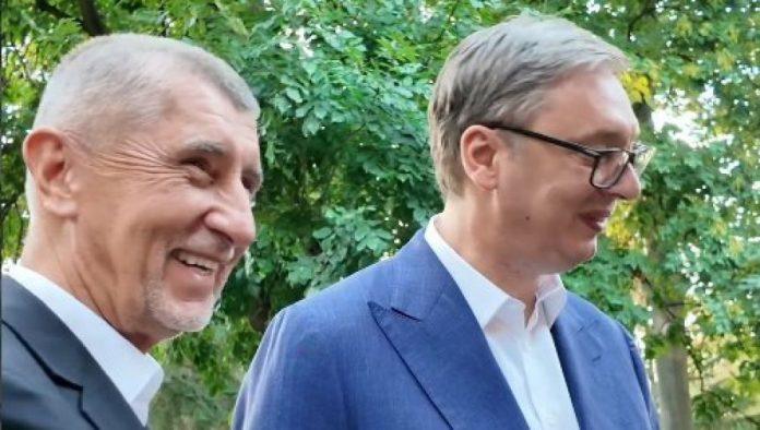 uz-domacinsku-trpezu-do-jos-cvrscih-veza:-predsednik-vucic-priredio-veceru-andreju-babisu-u-cast-(video)