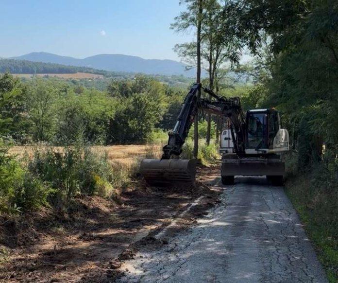 velika-investicija-u-gornjem-milanovcu:-vise-od-dva-miliona-evra-za-nove-puteve,-brojna-sela-i-naselja-dobijaju-bolju-infrastrukturu