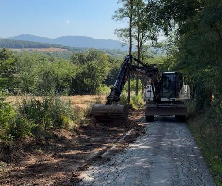 velika-investicija-u-gornjem-milanovcu:-vise-od-dva-miliona-evra-za-nove-puteve,-brojna-sela-i-naselja-dobijaju-bolju-infrastrukturu velika-investicija-u-gornjem-milanovcu:-vise-od-dva-miliona-evra-za-nove-puteve,-brojna-sela-i-naselja-dobijaju-bolju-infrastrukturu