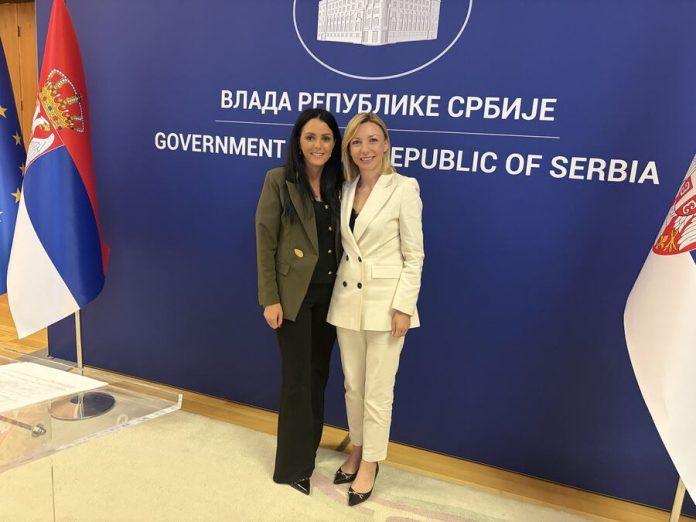 za-32-zene-po-30.000-dinara-podrska-loznicankama