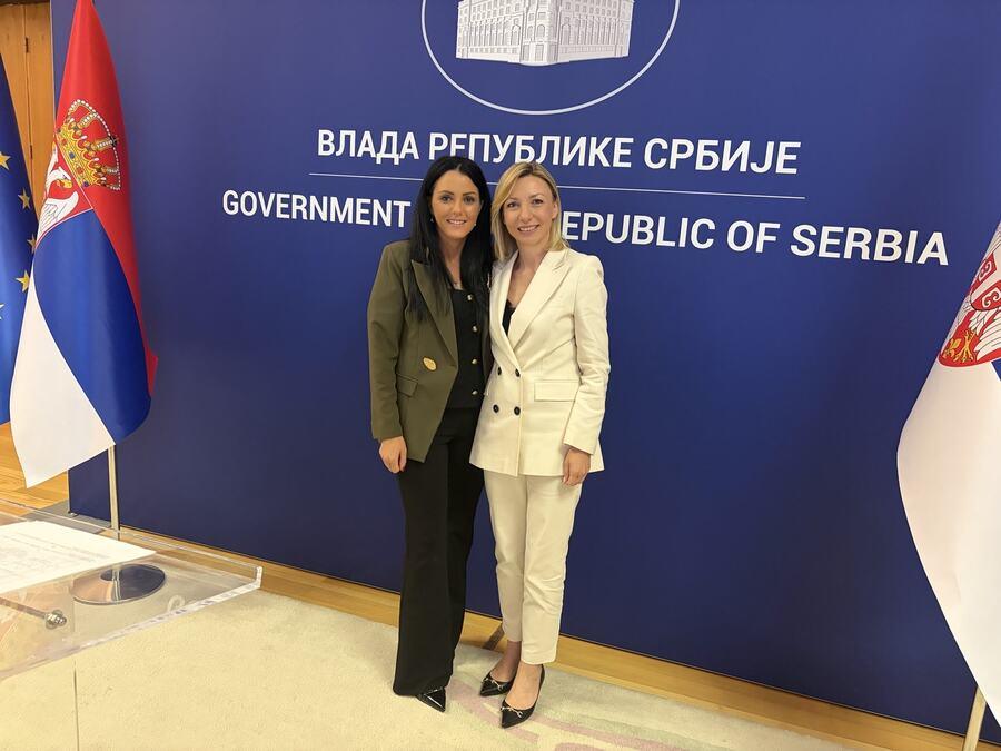 za-32-zene-po-30.000-dinara-podrska-loznicankama za-32-zene-po-30.000-dinara-podrska-loznicankama