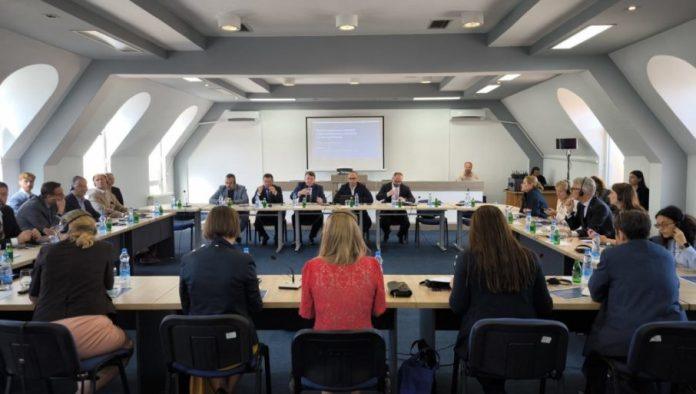 o-radu-lokalnih-samouprava:-gradonacelnici-cetiri-opstine-sa-severa-kim-sa-predstavnicima-kancelarije-eu,-euleksa-i-ambasadorima-drzava-eu
