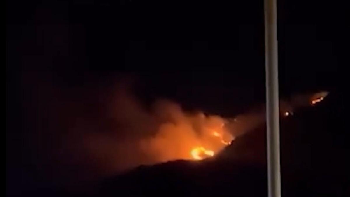 (video)-veliki-pozar-ponovo-bukti-iznad-bara!-vatrogasci-ne-mogu-da-pridu-vatri,-gradani-gledaju-u-uzarenu-loptu (video)-veliki-pozar-ponovo-bukti-iznad-bara!-vatrogasci-ne-mogu-da-pridu-vatri,-gradani-gledaju-u-uzarenu-loptu