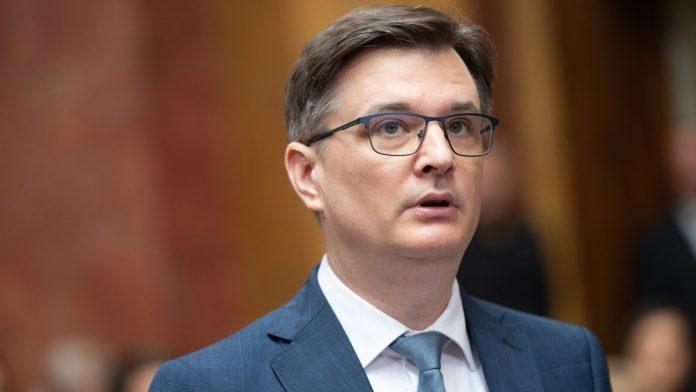 jovanov-o-sednici-o-poverenju-vladi:-potpisima-poslanika-sns-upucen-zahtev-za-zakazivanjem-sednice-na-temu-koju-su-predlozili-poslanici-opozicije
