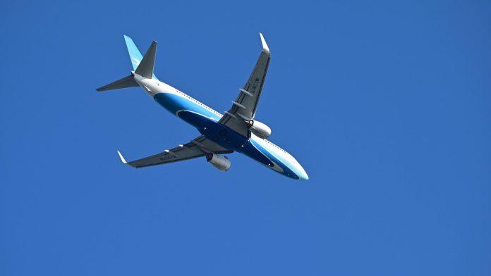 “neka-ih-pretvore-u-konzerve-pasulja”!-boing-gubi-4,4-milijarde:-emirati-nece-da-preuzmu-prvih-10-aviona