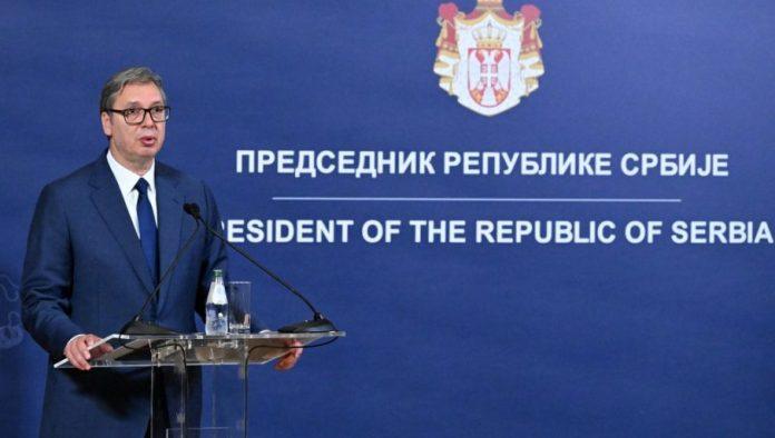 svecani-stroj-na-banjici:-vucic-danas-prisustvuje-promociji-najmladih-oficira