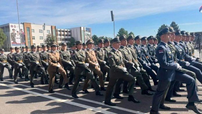 svecanost-povodom-promocije-najmladih-oficira-vojske-srbije,-prisustvuje-predsednik-vucic
